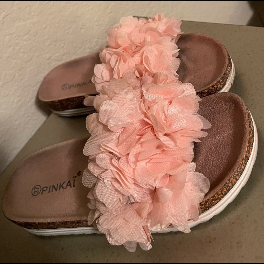 Sandals fit size 6